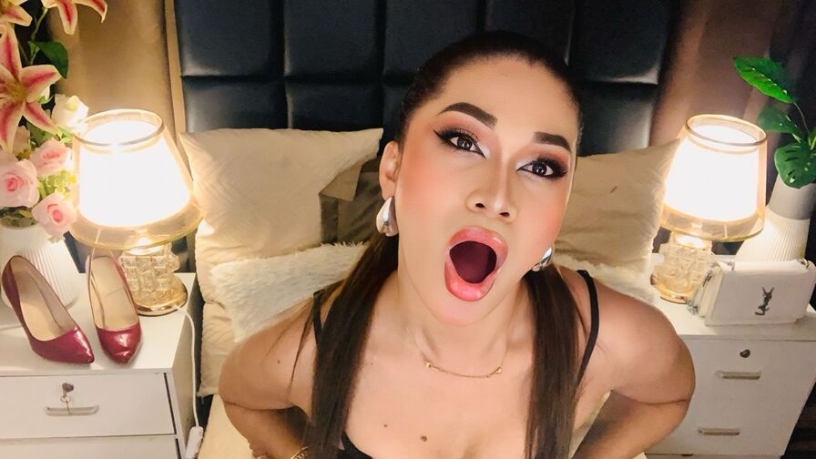 AvarieSamson live cam model