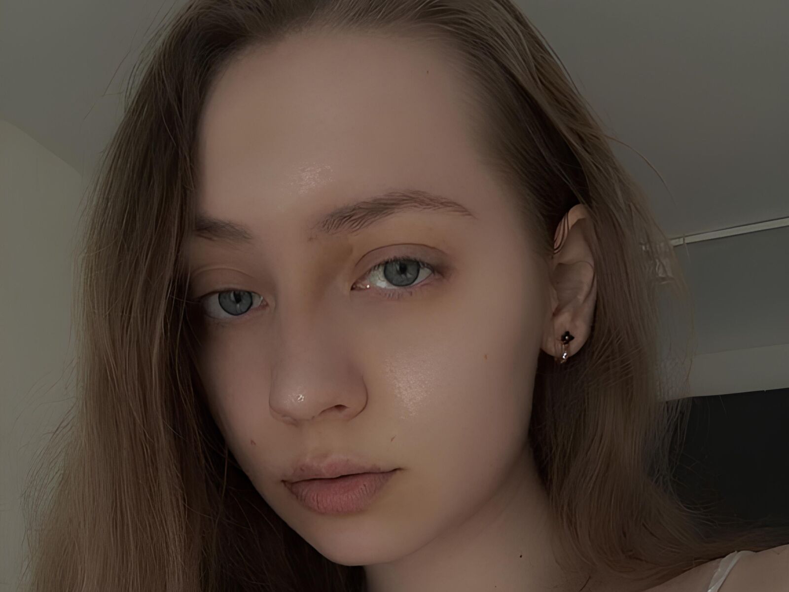 Live cam for EllieCornfield