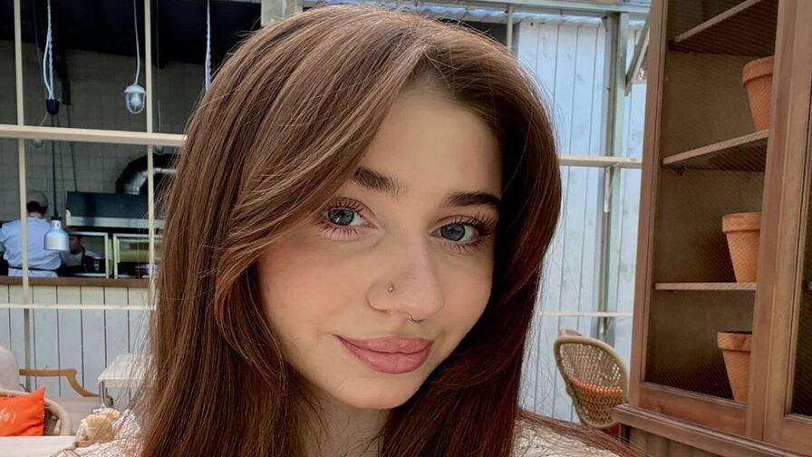 Watch FlorenceClutter live on Camrulet