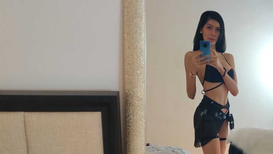 Watch AluxRose live on Hernude