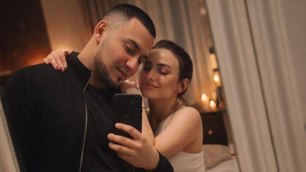 MonikaAndJordi Live Cam on LiveJasmin