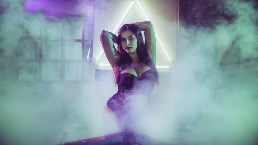 SuzyAmaya's chat room