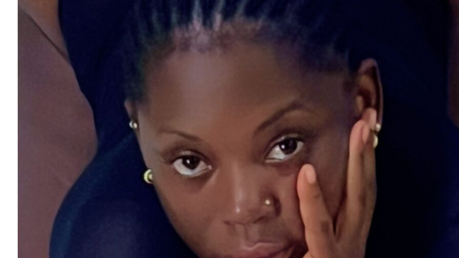Chat With EllaRaye Now