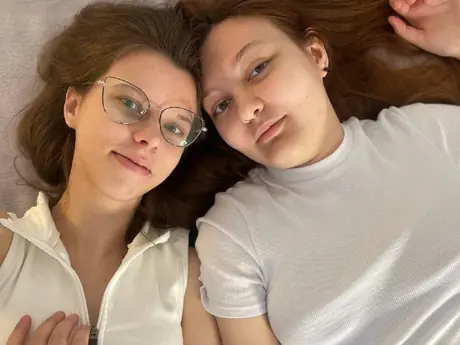 Chat with OdiliaAndWilda
