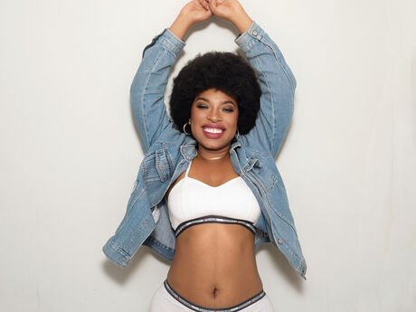 BetsyMore Live on Cam with Free Sex Chat | CamRabbit