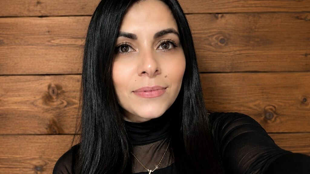 Live Chat with CaticaFox on LiveJasmin