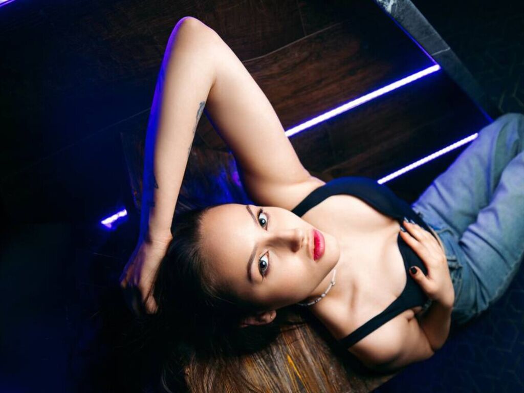 RhiannonTasto LiveJasmin credits show profile