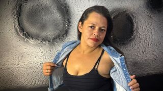 SilvanaWild Live Webcam on LiveJasmin