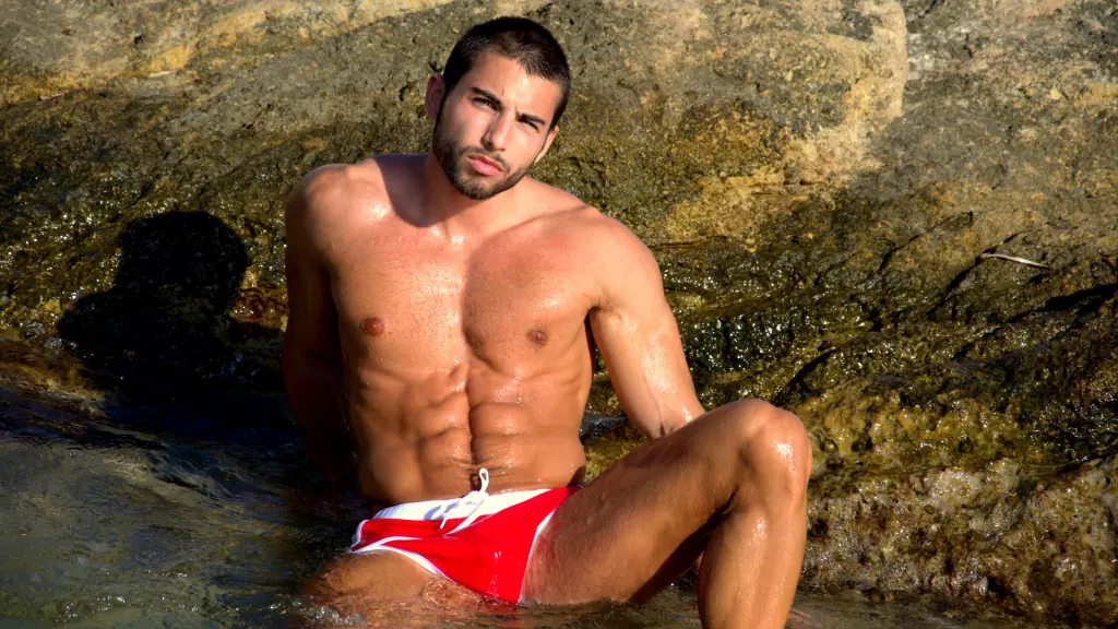 MuscleDeluxe's chat room