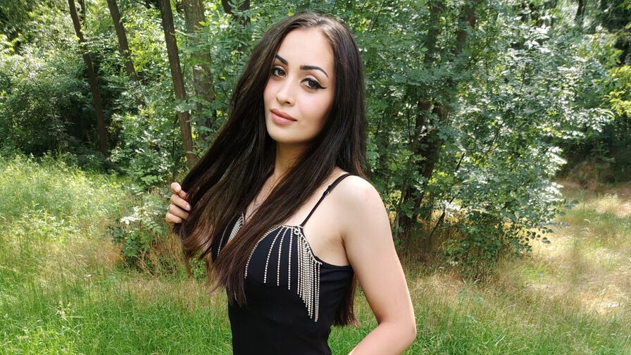 Watch GiuliaLarry live on The Edge Private