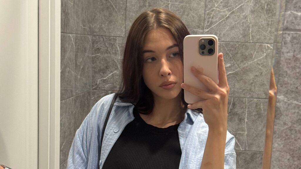 RosalindaTopacio Live Chat on LiveJasmin