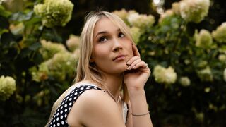 ElaraVoltage adult webcam girl room