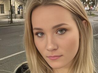 online nude chat ElaraVoltage