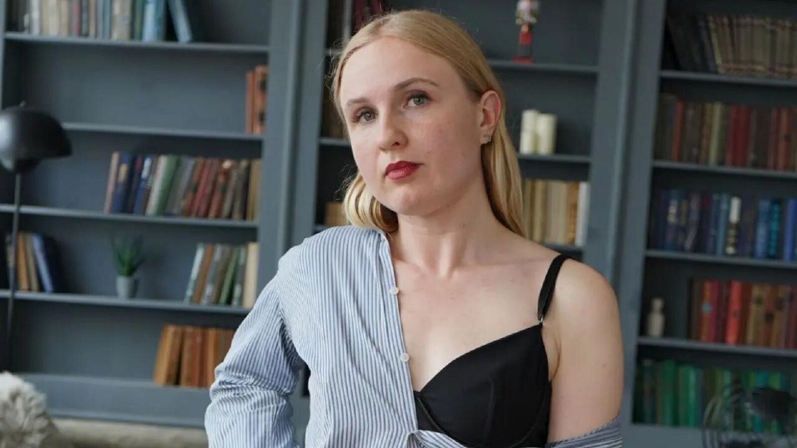 LanaviSmithe erotic portrait