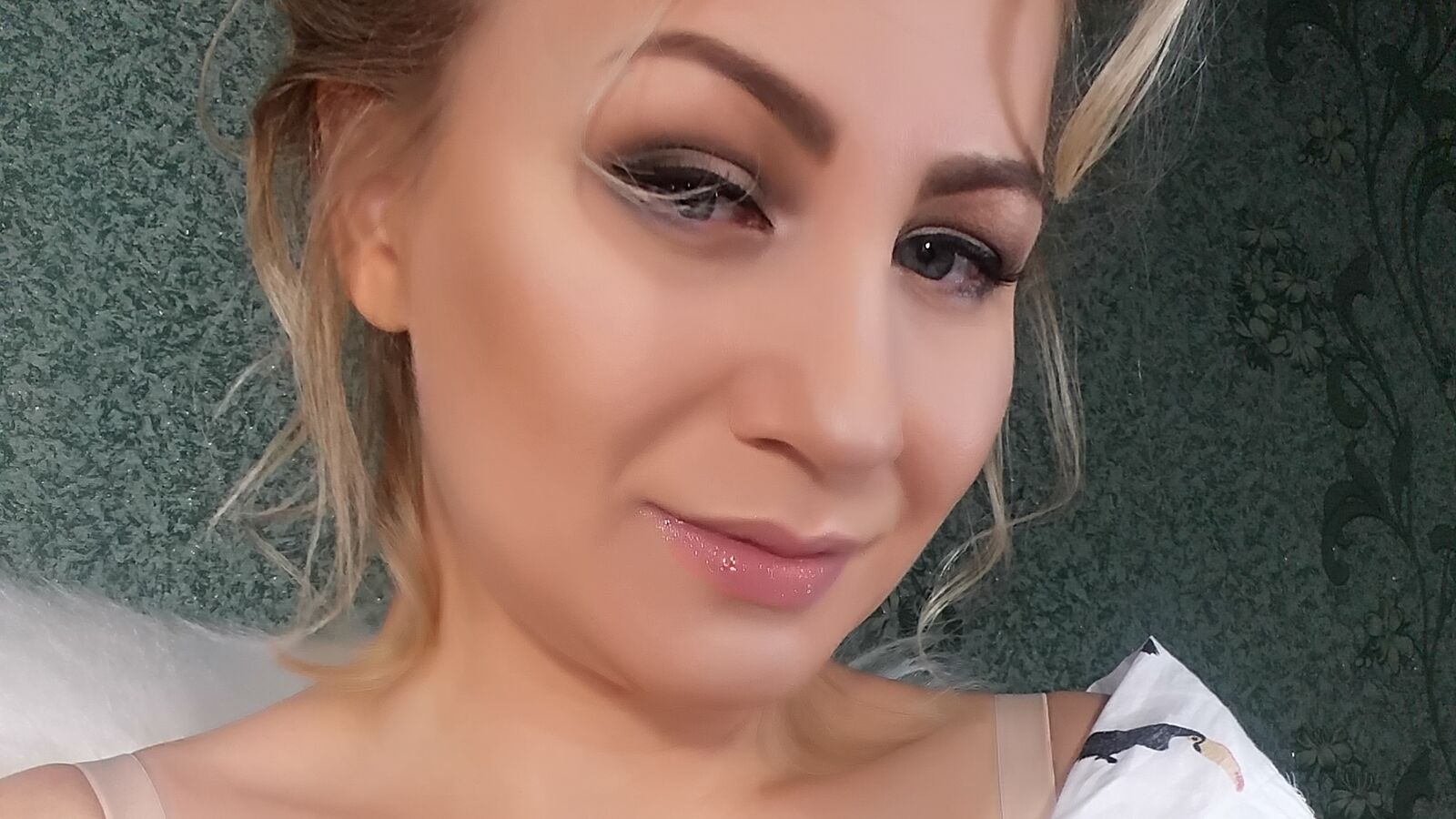 ViktoriaQuince glamour portrait