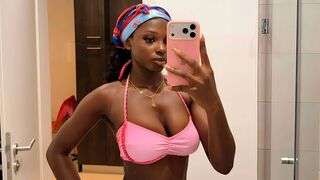 KyaBluee Live Webcam on LiveJasmin