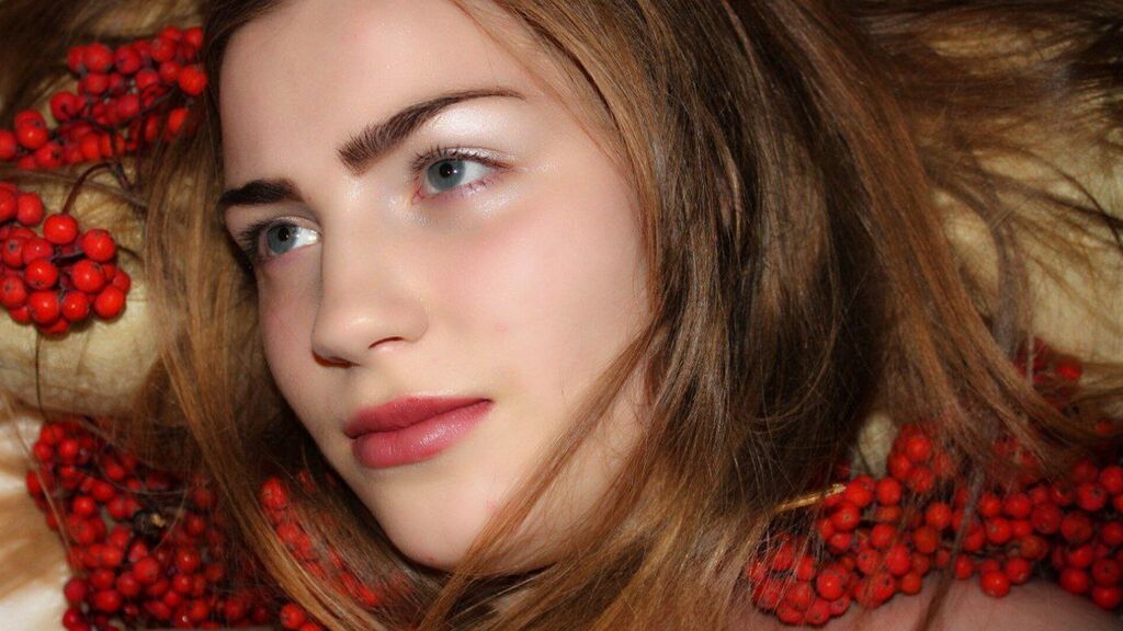 AliseeMoon live cam model at LiveJasmin