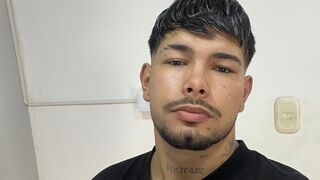 Kostenlos Nackt LiamSaenz