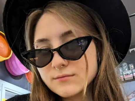 Chat with EasterCaris