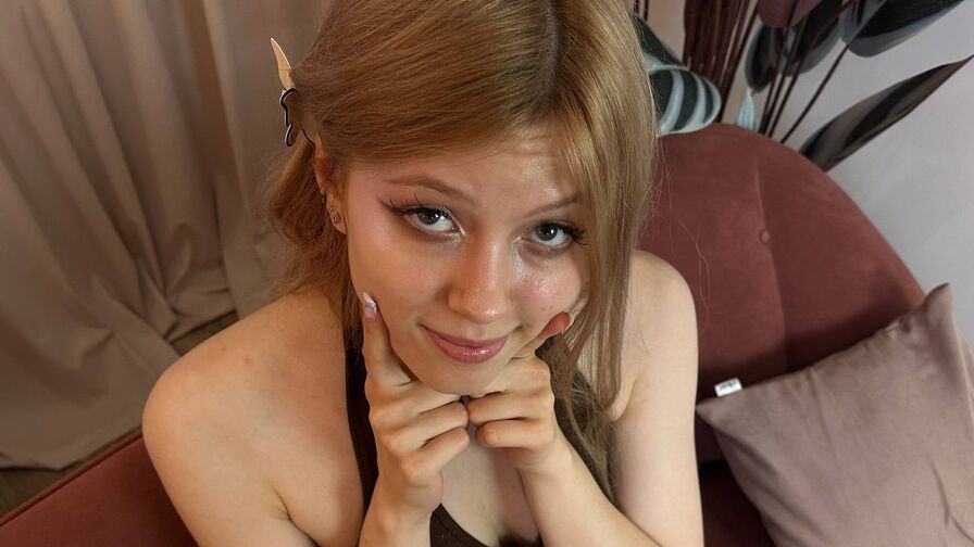 See LanayaVerne’s Cam Show Now