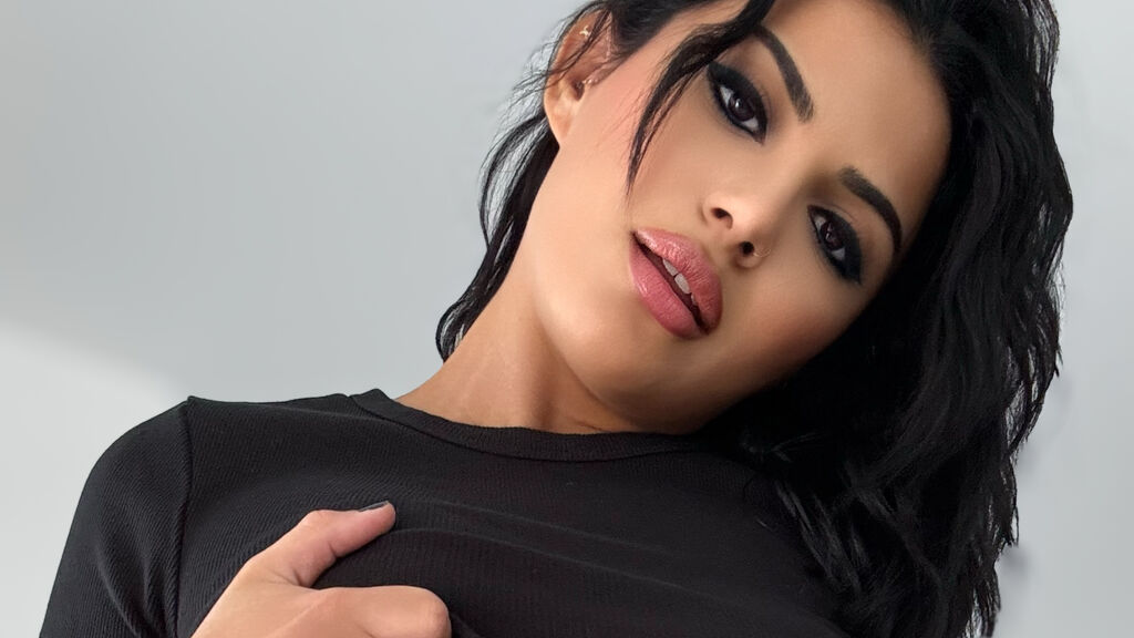 Live Chat with JasmineBe on LiveJasmin