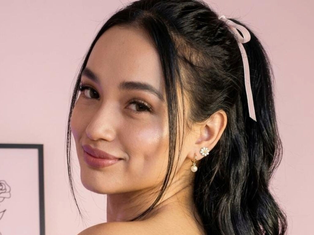 AlaiaHarpers's live cam