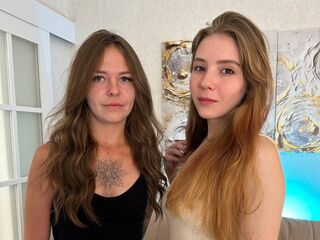 MiaaAndEmily Brunette live cam models