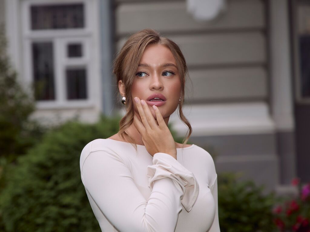 SkylarVox Profile Image