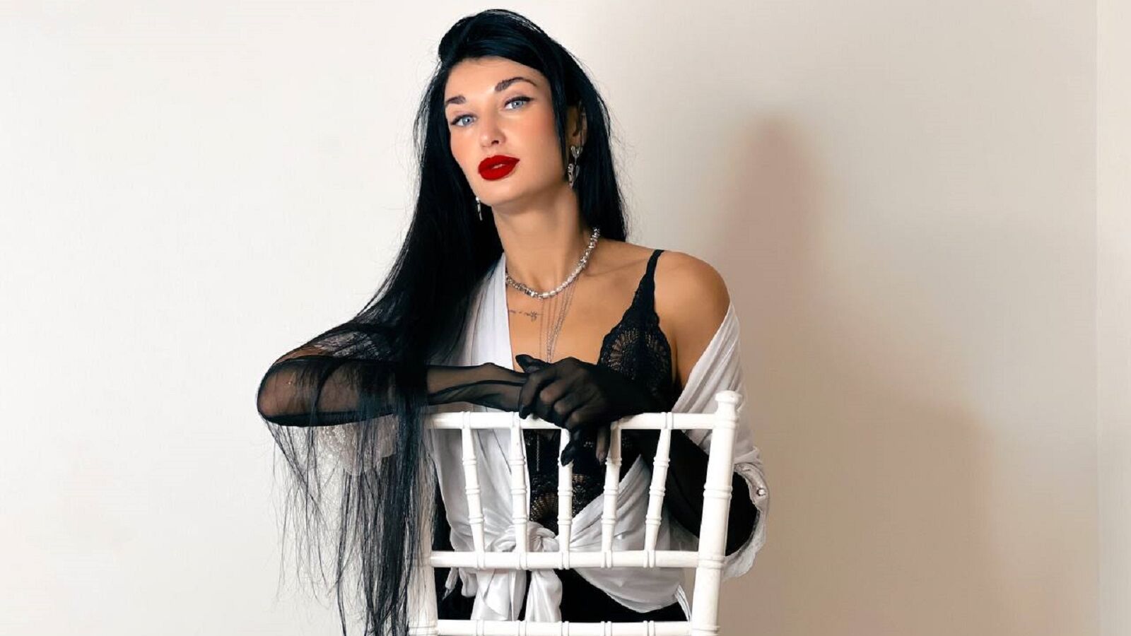 AriannaCruise erotic portrait