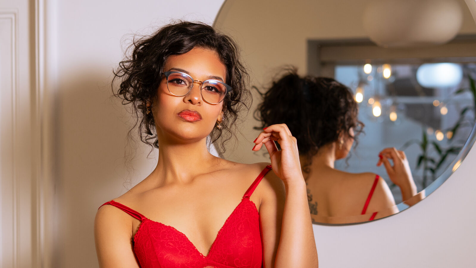 KiraSantibel erotic portrait