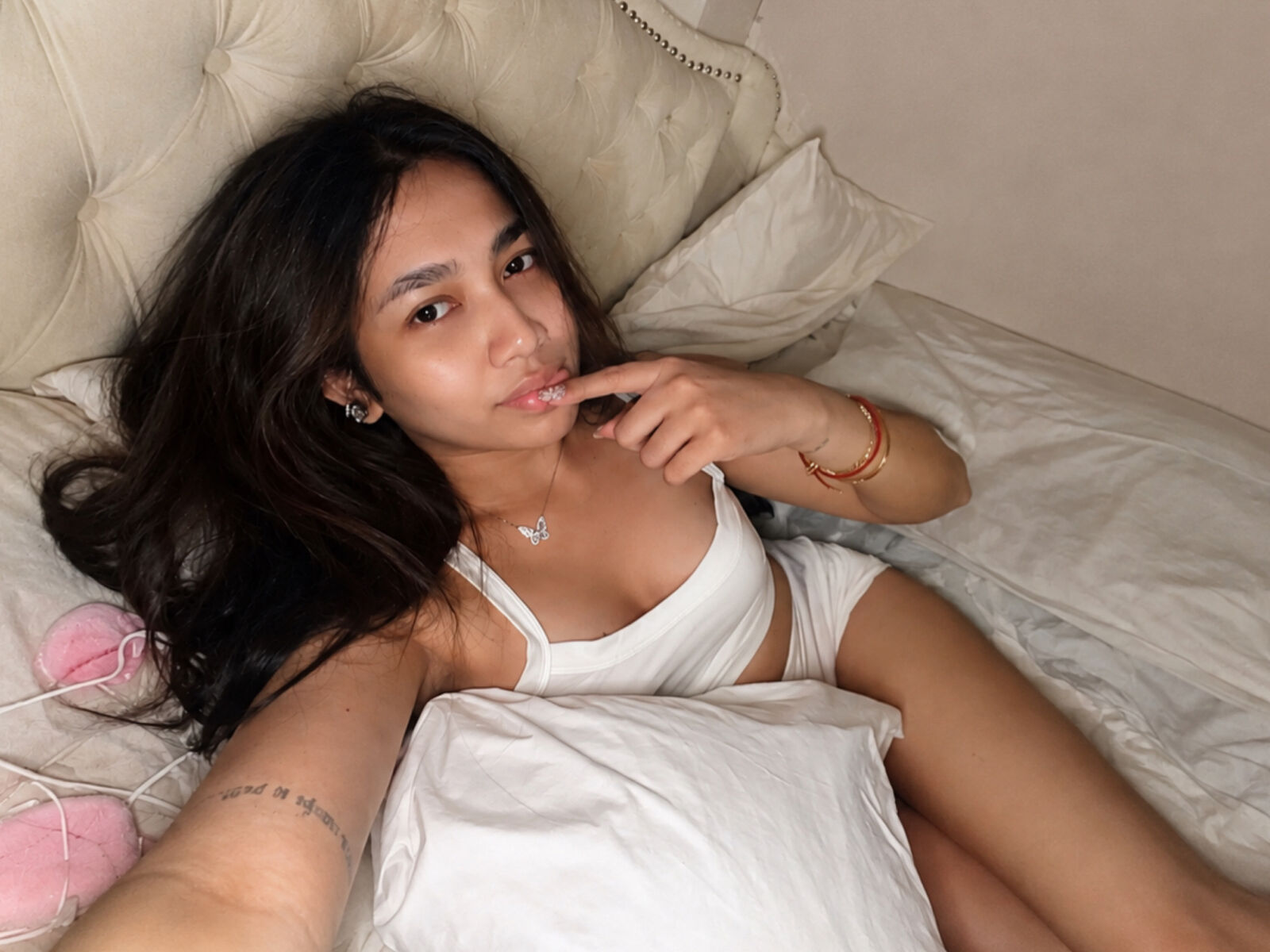 Live cam for Agirlfrommars