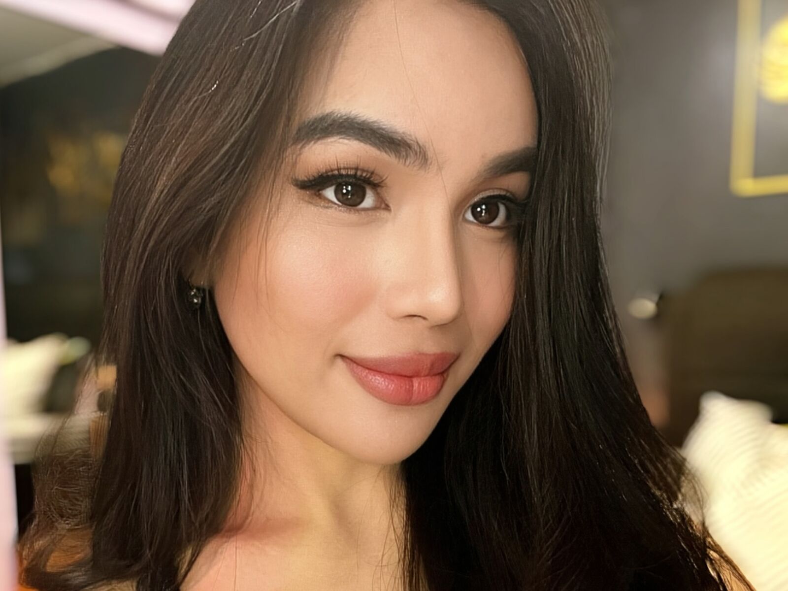 Live cam for AlexinaWoss