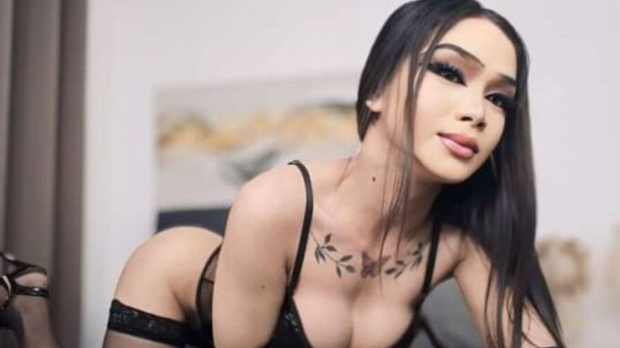 Watch MariaLucyJasmin live on Japannudes