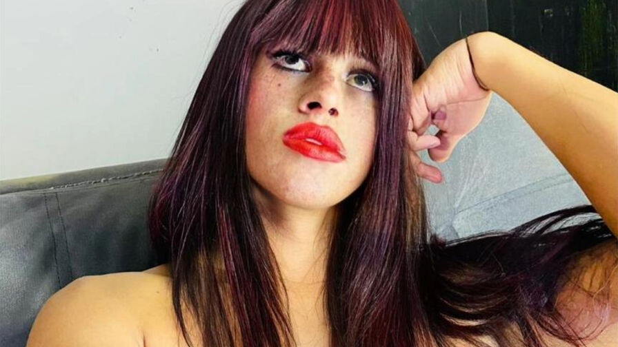 Watch YelenaJackson live on zeit-gewinn.com