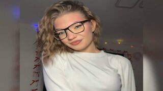 Kostenlos Nackt KatieGoodacre