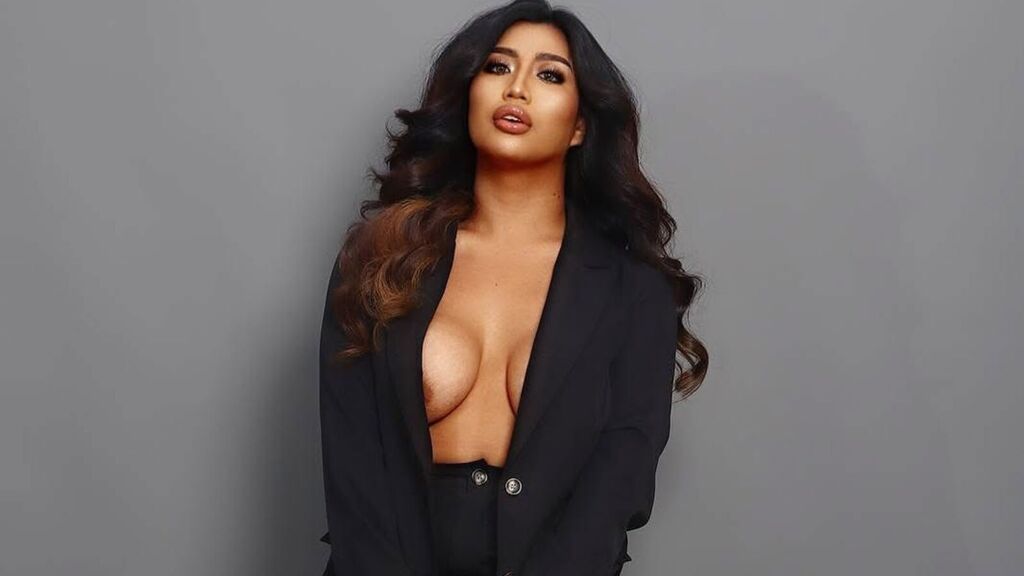 Sex chat gratuit in direct cu NathaliaLaura pe LiveJasmin