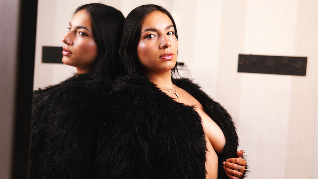 KiaraFox Live Cam on LiveJasmin