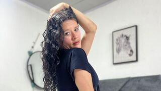 Free Nude SereneBaqu