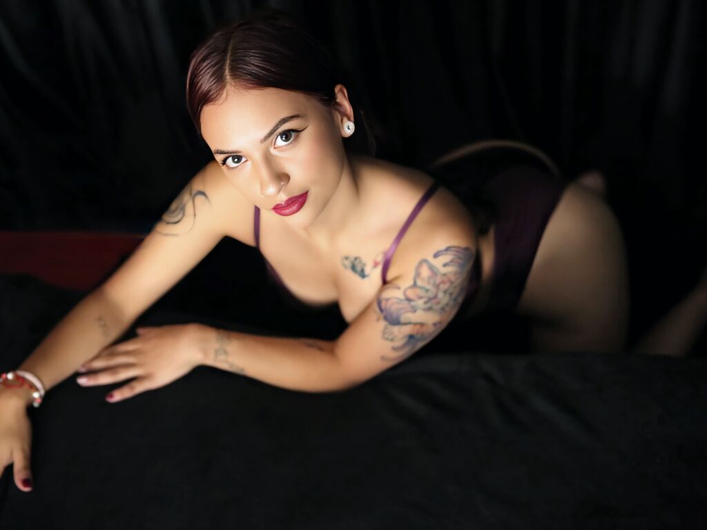 LaurynCoopers – Live Cam Photo