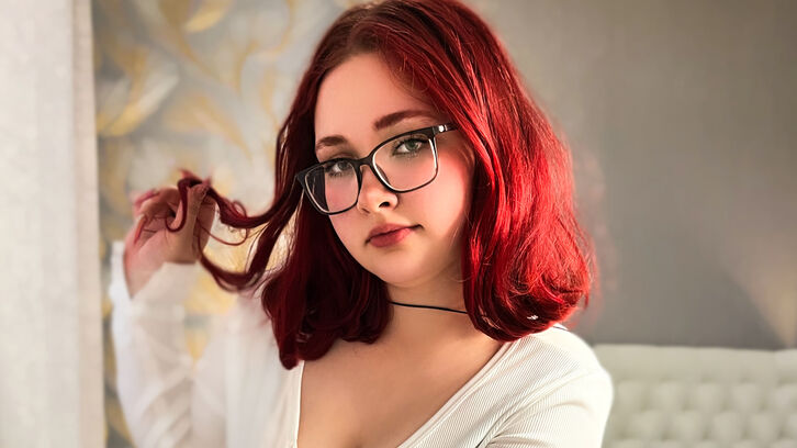 MaddyGrant live webcam show