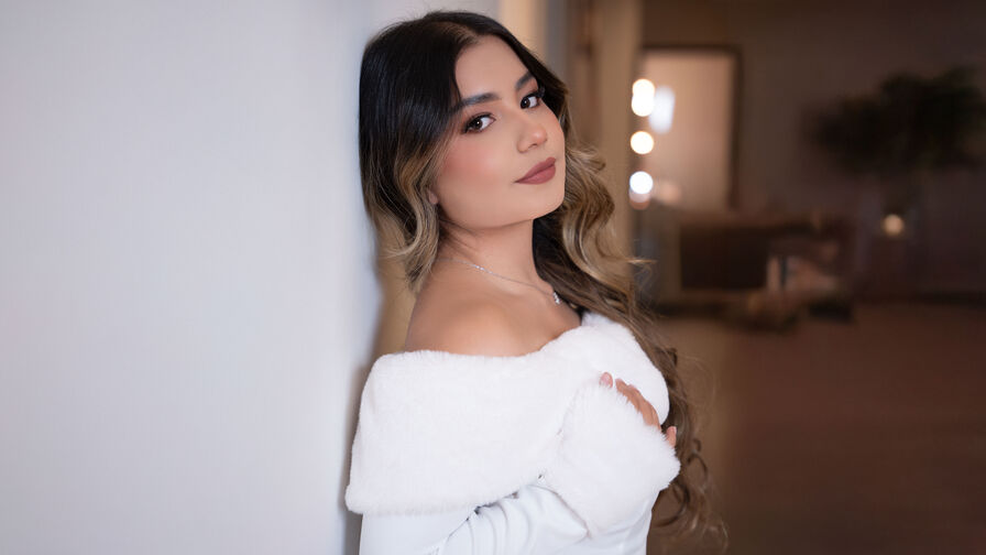 Enter JessieOlivetti VIP Show