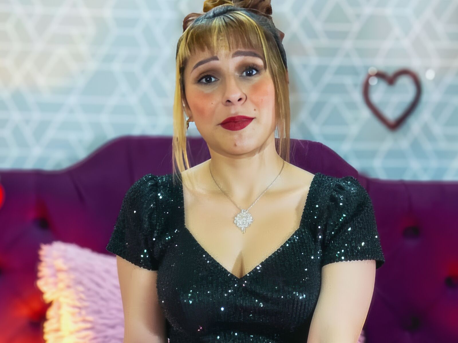 Live cam for LunaCortes