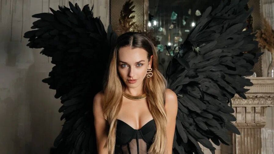 MeganWebel – Female | Love Meet 8