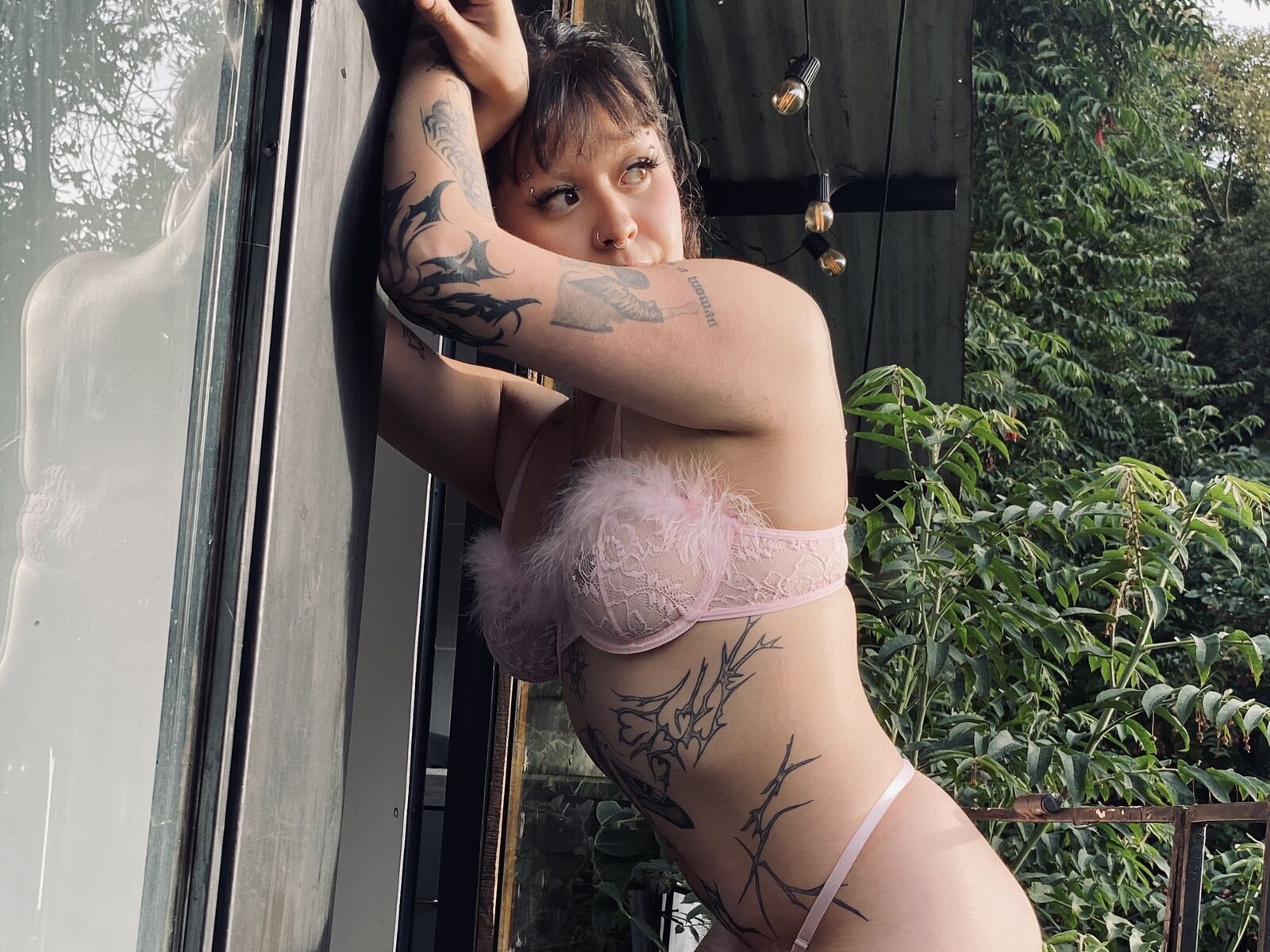 Live cam for SaskiaVellour