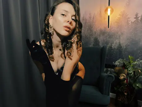 Chat with AlyceCox
