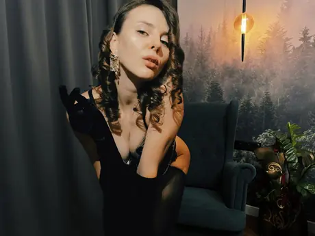 Chat with AlyceCox