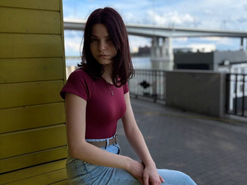 KrystalBeadling webcam livejasmin model stream image