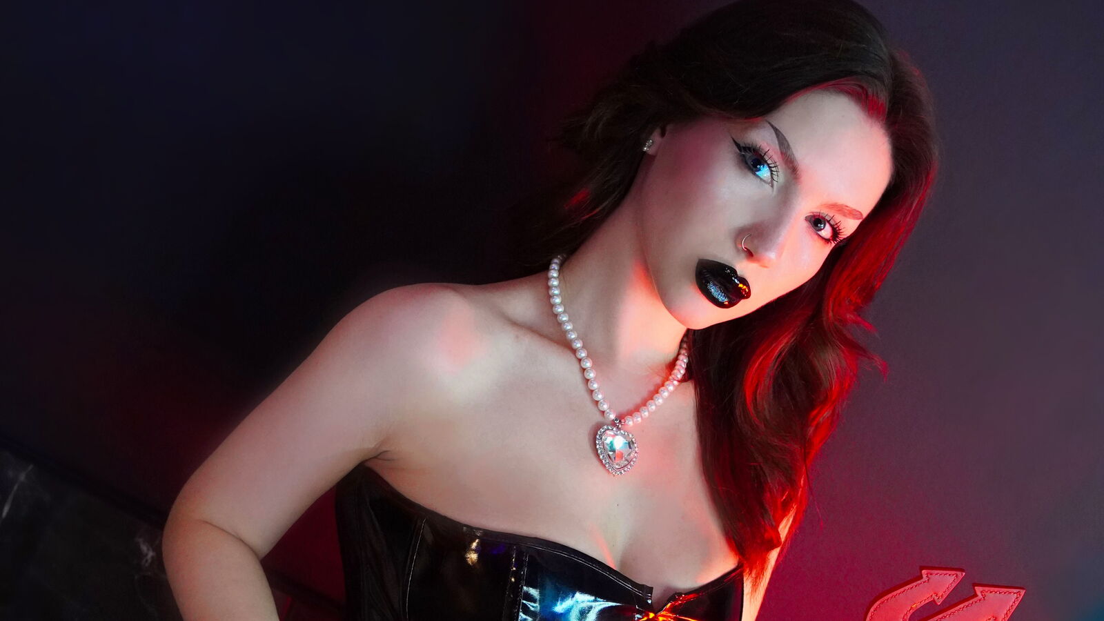 DarsyQuinn erotic portrait