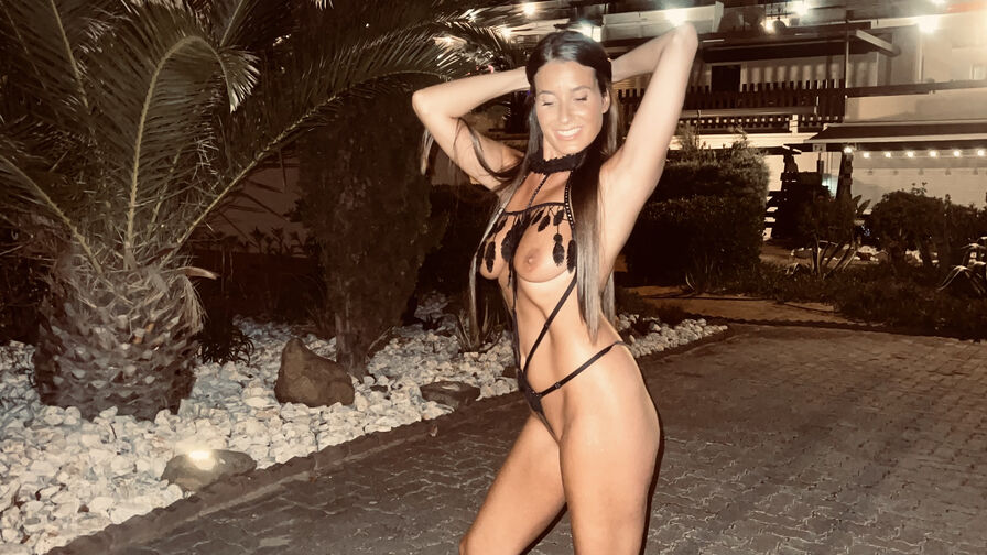 Join leaChamberlain for Exclusive Live Webcam