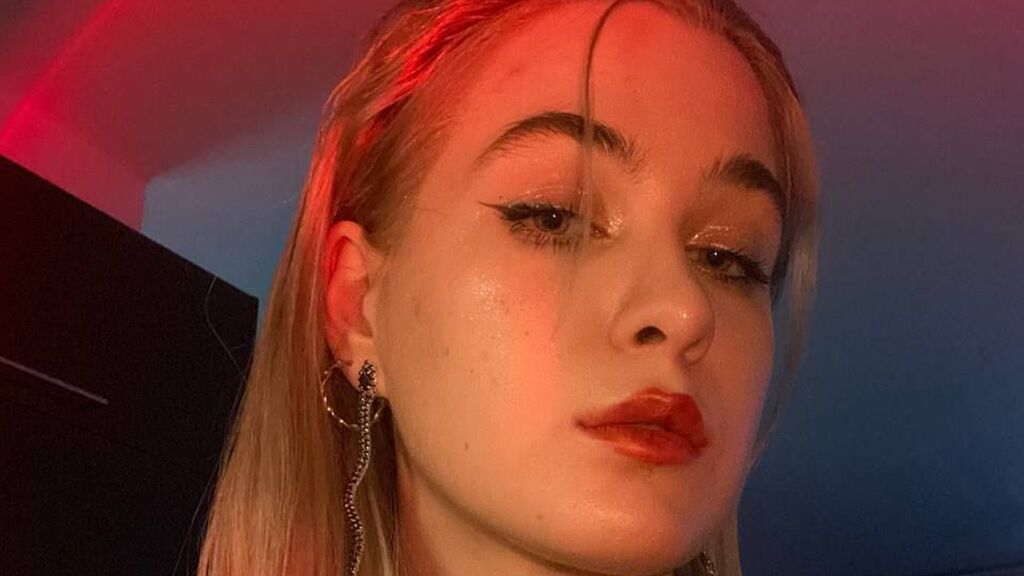 EmmaWooods's profile from Jasmin at GirlsOfJasmin'